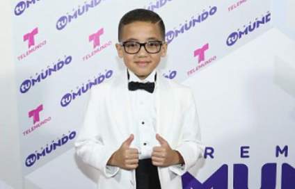 VÍDEO: Jonael Santiago Canta en Premios Tu Mundo 2015