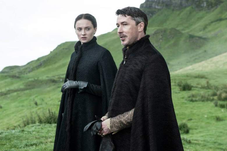 Petyr 'Littlefinger' Baelish Definitivamente vamos a ver más de Baelish esta temporada, y no me puedo imaginar que va estar feliz con lo que le pasa a Sansa. Una gran cantidad de personas apoyan a Baelish para que termine ganando todo. No se sabe a cuantas personas esta manejando en secreto para lograr lo que se propone. (Helen Sloan/HBO)