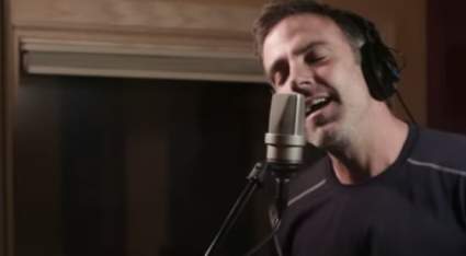 La Canción de ‘Silvana Sin Lana’: Carlos Ponce Canta el Tema ‘Que Bonito Es lo Bonito’