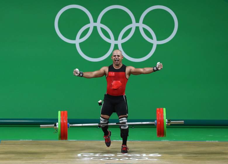 Bredni Roque llamó la atención al competir con su uniforme parchado. (Getty