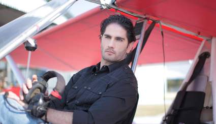 Anibal Navarro de ‘Nada es lo que parece’: El Hombre de Acción