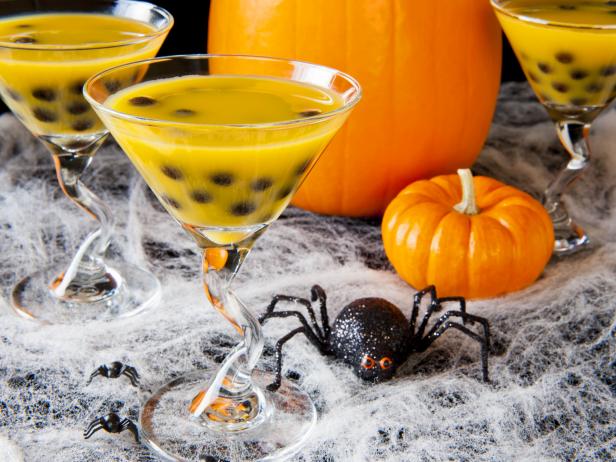 original_andrea-correale-halloween-cocktails-jack-o-lantern_h-jpg-rend-hgtvcom-616-462 cocteles halloween