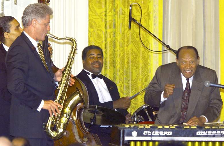 US President Bill Clinton (L) plays the saxophone White House, Bill Clinton, Casa Blanca, Lionel Hampton