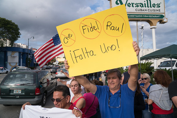 Celebran la muerte de Fidel Castro en Miami