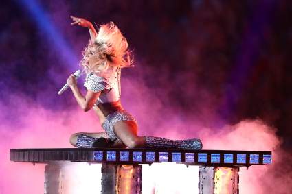 Lady Gaga en el show de Medio Tiempo del Super Bowl 51 [FOTOS]