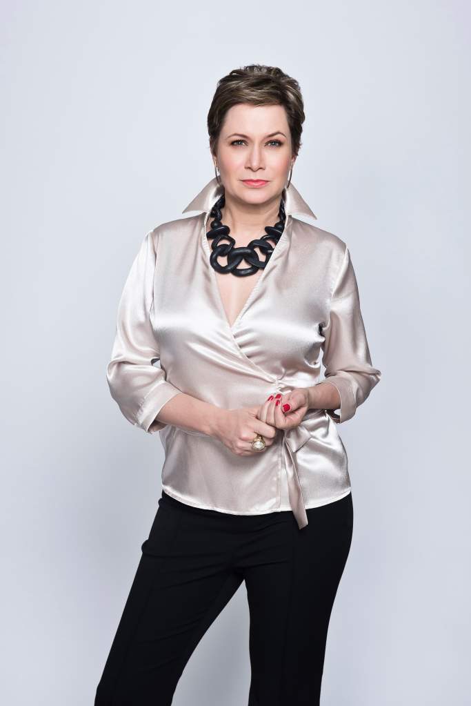 Monica Dionne en La Querida Del Centauro 2