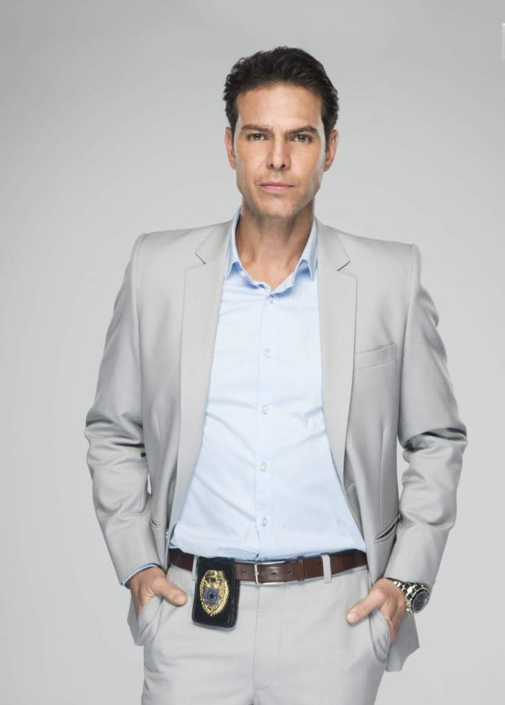 Sin senos Si Hay Paraiso temporada 2: Conoce a los actores y sus personajes, elenco, reparto, quien en quien, Juan Alfonso Baptista como MARTIN Agente TEA en Sin Senos Si Hay Paraíso 2
