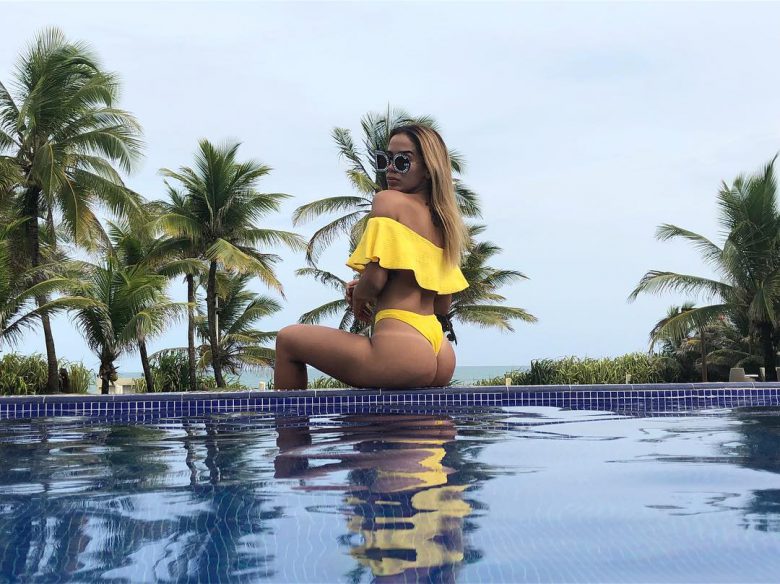 La cantante Anitta, brasilera, Indecente, Machika,, fotos sexy, hot, trasero, pompis,