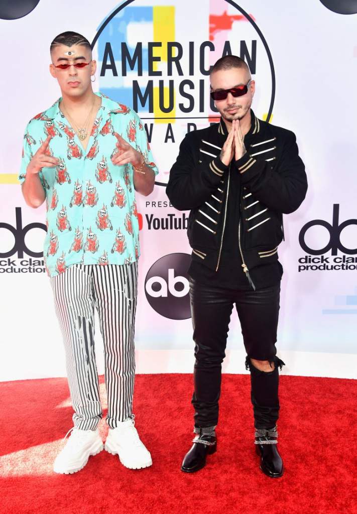 American Music Awards 2018: Los peores vestidos de la alfombra [FOTOS], peores vestidos, Bad Bunny (I) and J Balvin.