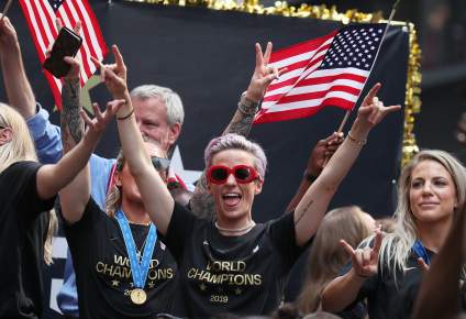 VIDEO: ¿Qué le hizo Megan Rapinoe a un niño, que tiene a muchos molestos?
