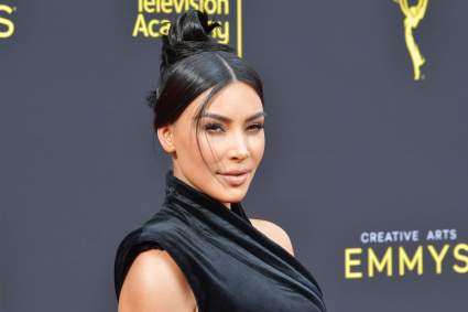 ¿Quiénes aparecen en la postal navideña de Kim Kardashian?: mírala: FOTO