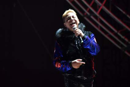 Cristian Castro presume la pancita que le dejó el 2019: ¿necesita ejercicio?: VIDEO