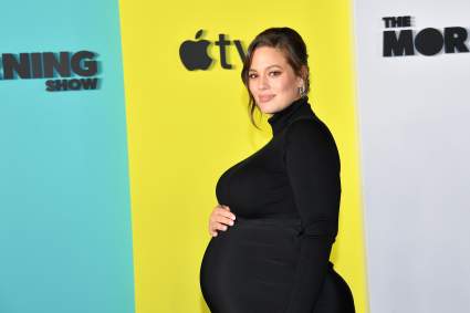 Ashley Graham muestra las estrías que dejó su embarazo: ¿la afectan?