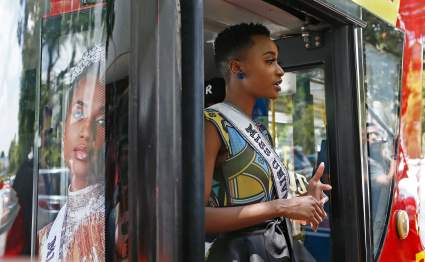 Miss Universo posa en revelador bikini: ¿cómo luce Zozibini Tunzi?