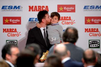 ¡ORGULLO DE PAPÁ! Thiago Messi es furor por sus dos golazos en el Barcelona