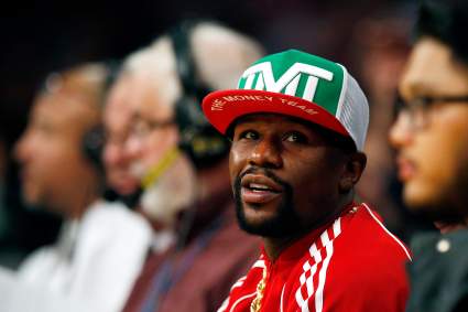 Alcohol, música y mujeres en plena pandemia: el video que deja muy mal parado a Floyd Mayweather