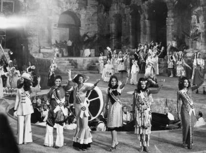 Noticias de Reinas -Mayo 29: Mira cómo lucía Maribel Guardia cuando compitió en Miss Universo 1978