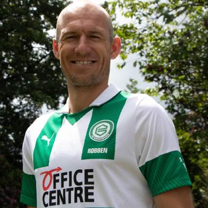 Jugador holandés sale del retiro para regresar a su primer equipo [VIDEO]