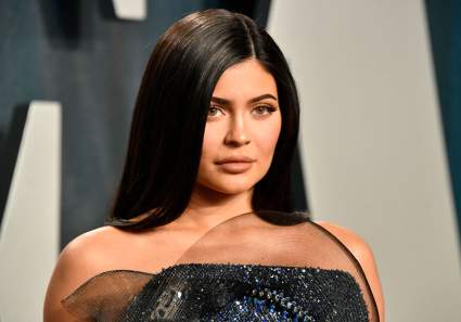 [FOTOS] Kylie Jenner posa en lencería atrevida con su nuevo “look” de rubia