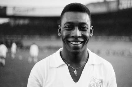Pelé se pone nostálgico y muestra algo que hizo por última vez hace 50 años: [FOTOS]