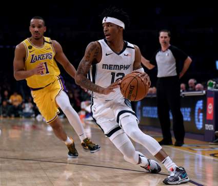 Morant le da increíble regalo a su madre [VIDEO]