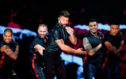 [FOTOS] Ricky Martin posa por primera vez con su marido y sus cuatro hijos