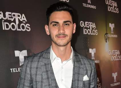 [FOTOS] Alejandro Speitzer, seductor como nunca lo has visto en “Oscuro Deseo” en Netflix