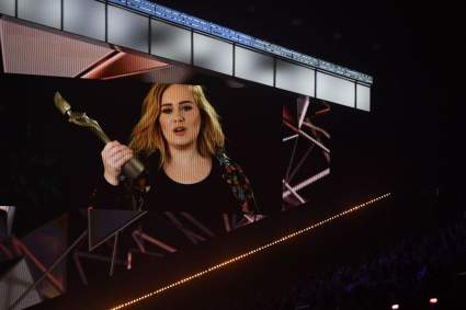 [FOTO] Adele es criticada por este peinado por “apropiación cultural”