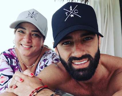 El álbum de fotos de Adamari López y Toni Costa