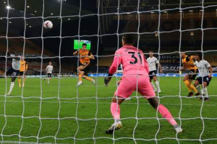 [VÍDEO] Raúl Jiménez sigue en forma: golazo de cabeza frente al Manchester City