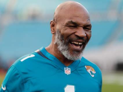 [VIDEO] Mike Tyson noqueó a su entrenador con un brutal derechazo