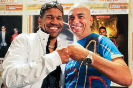 “Me Miró y la Miré”¿Conoces la historia detrás del éxito viral del momento?