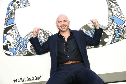 Pitbull rompe el silencio sobre su pasado con las drogas: ¿Qué dijo? [VIDEO]