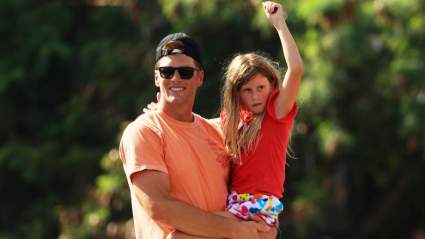 Tom Brady rompe el silencio sobre el lanzamiento del trofeo de la Super Bowl