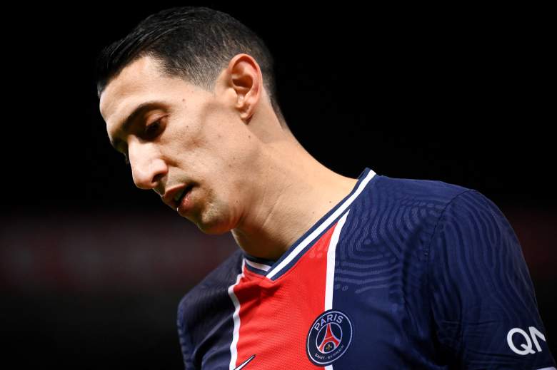 El delantero argentino del Paris Saint-Germain Angel Di Maria reacciona durante el partido de fútbol francés L1 entre el PSG y el Nantes en el estadio Parc des Princes de París el 14 de marzo de 2021