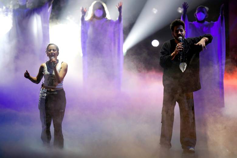 Evaluna Montaner y Camilo se presentan en el escenario durante los ensayos de la 33a edición del Premio Lo Nuestro a la Música Latina de Univision en el AmericanAirlines Arena el 14 de febrero de 2021 en Miami, Florida.