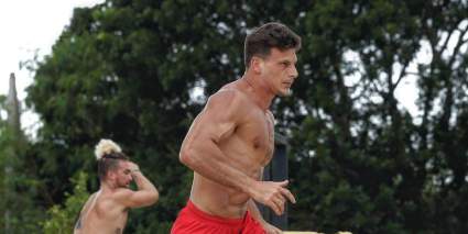 [FOTO]: Mack Roesh le da tremendo beso en la boca a una guapa mujer: ¿Quién es ella?