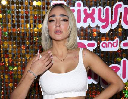 Manelyk utiliza una faja y deleita a sus seguidores [FOTOS]