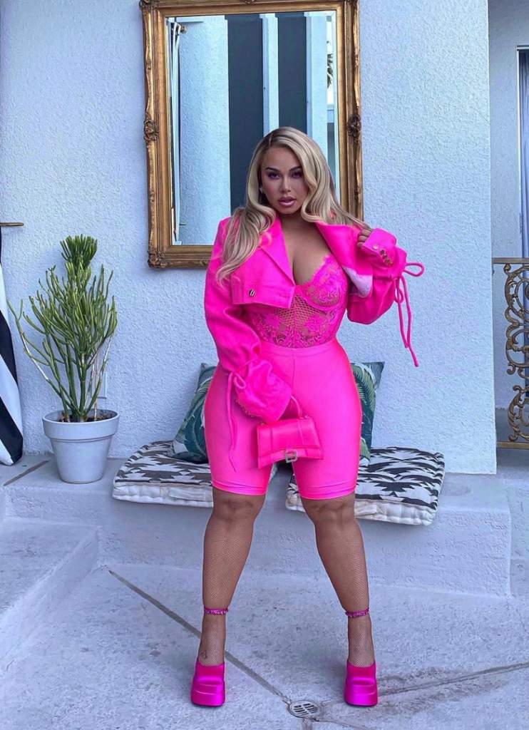 Chiquis se gastó casi 1.500 dólares en unos zapatos para vestirse de Barbie