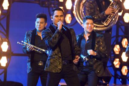 Banda Los Recoditos presentan su nuevo sencillo “Fuerte No Soy” (+ESCÚCHALO AQUÍ)