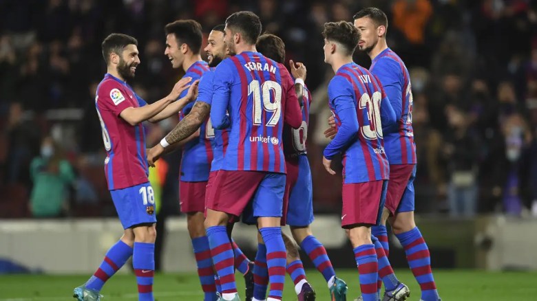 Riqui Puig celebra el gol ante Osasuna.