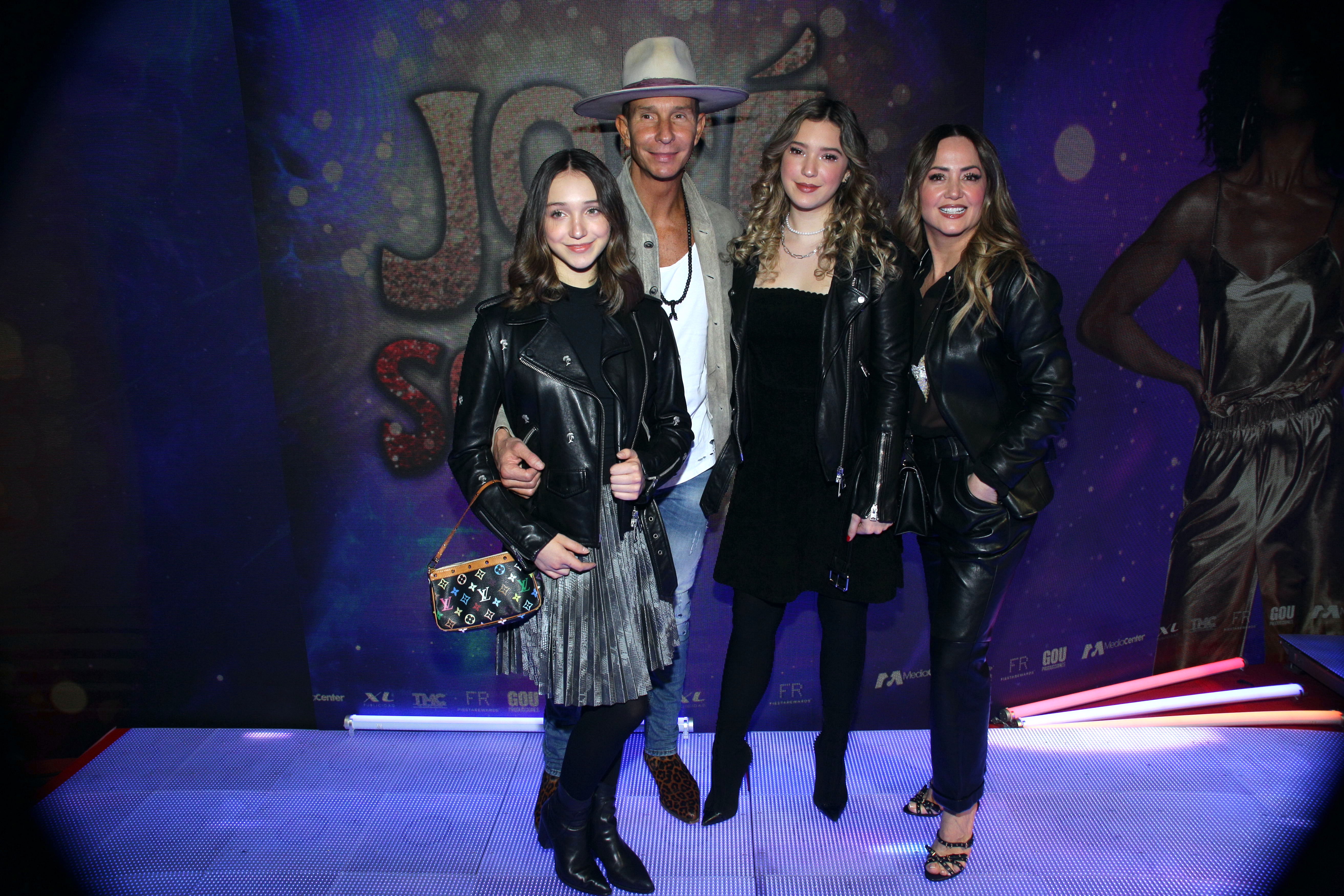 Andrea Legarreta Erik Rubin y sus hijas