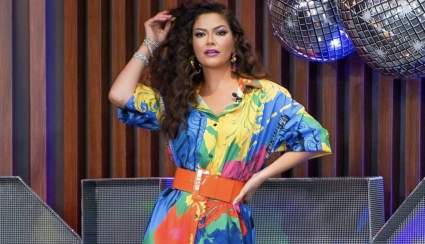 Ana Patricia Gámez coquetea con un colorido outfit -VIDEO