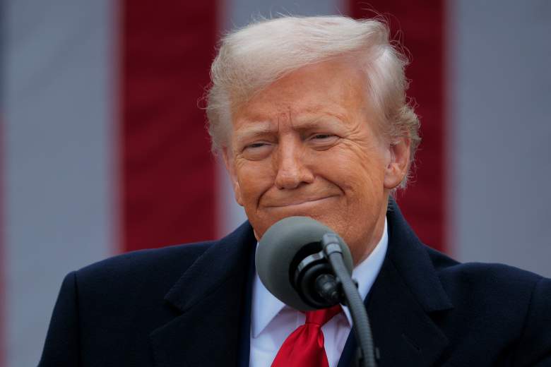 Trump presenta su visa "Tarjeta Dorada" de 5 millones de dólares