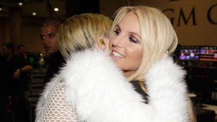 LEAKED: Miley Cyrus y Britney Spears ‘SMS’ Video