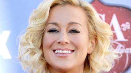 WATCH: Kellie Pickler Stuns en el 2013 American Country Awards