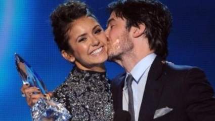 WATCH: Nina Dobrev & Ian Somerhalder Kiss en People Choice Awards 2014