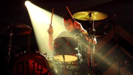 WATCH: Arctic Monkeys Kick Off Los premios BRIT 2014 con ‘R U Mine? ’