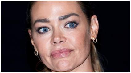 Denise Richards reacciona a las fotos desenmascaradas de ella Posted Online