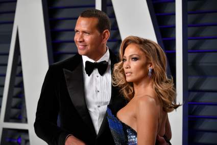 Lakers: Jennifer Lopez, Magic Johnson Son Rump Shake en St.Tropez [Video]
